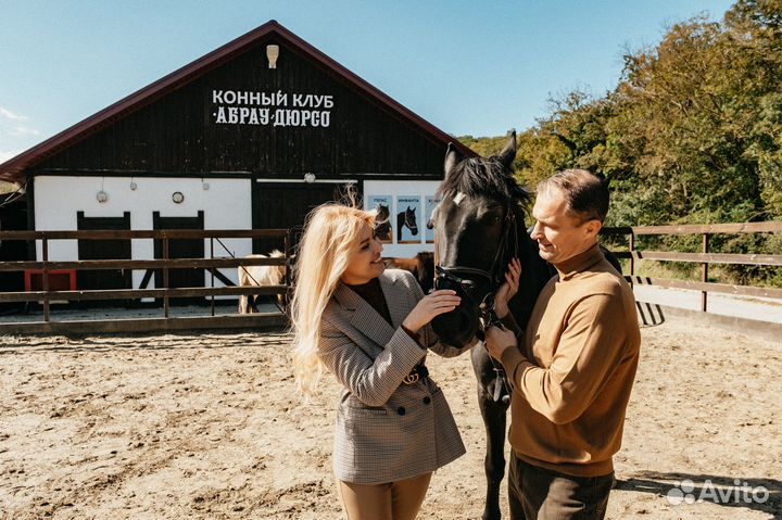 Урок верховой езды (на манеже)