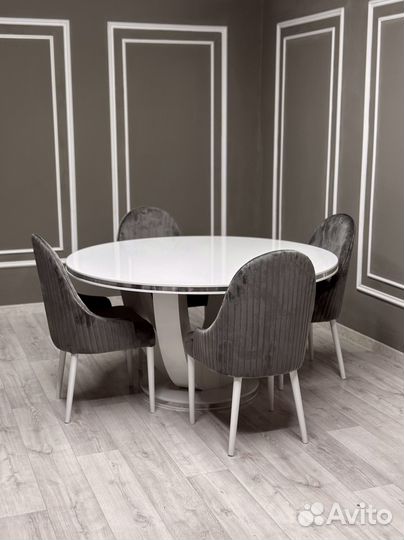 Стол и стулья от производителя. В наличии