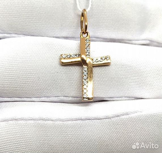 Золотая подвеска с камнем