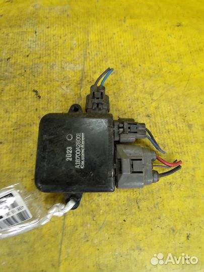 Блок управления вентилятором Nissan Leaf ZE0