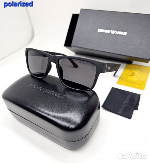 Солнцезащитные очки emporio armani