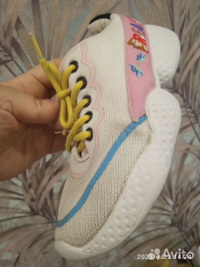 Кроссовки для девочки