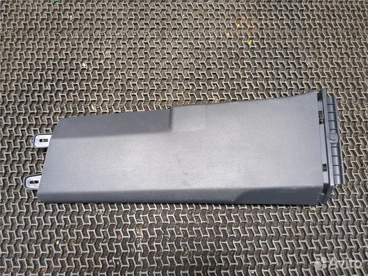 Обшивка стойки Volkswagen Tiguan, 2019