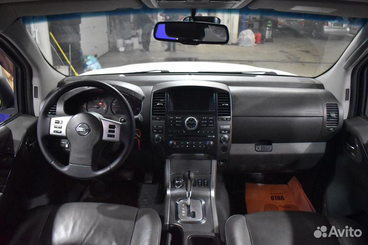 Nissan Navara 2.5 AT, 2011, 163 000 км