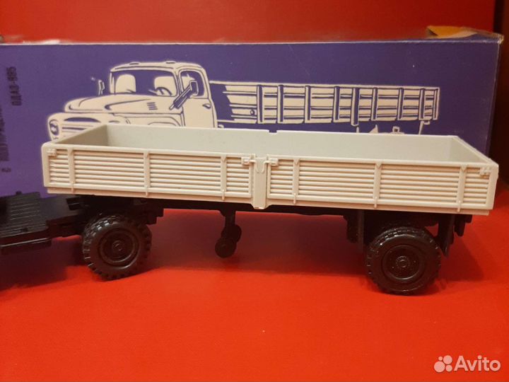 ЗИЛ 130 с полупррицепом. Желтые стекла. СССР