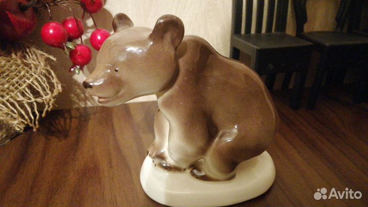 Фарфоровая фигурка Медведь