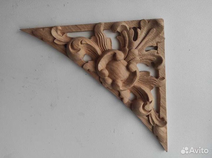 Резной угол из дуба