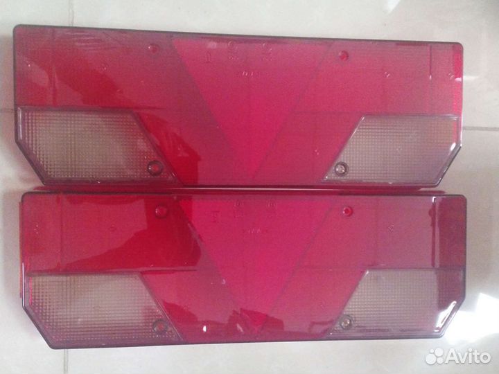 Стекло для заднего фонаря