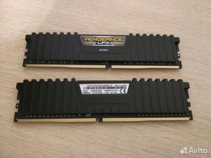 Оперативная память Corsair Vengeance LPX 16 гб DDR