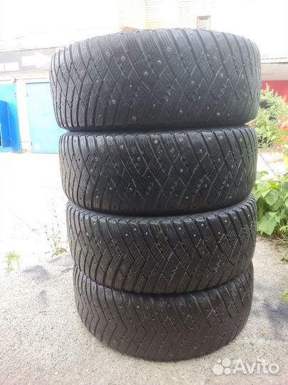 Goodyear UltraGrip Ice Arctic SUV 245/55 R19 103T