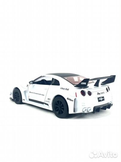 Модель Nissan GT-R