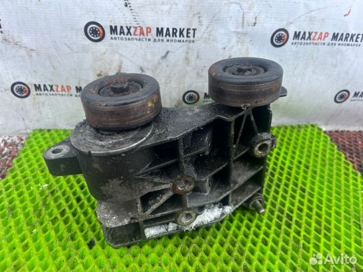 Кронштейн генератора Ford Focus 1 1.6 2004