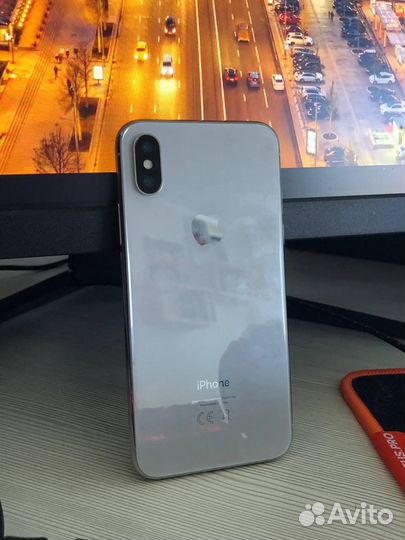 iPhone X, 64 ГБ