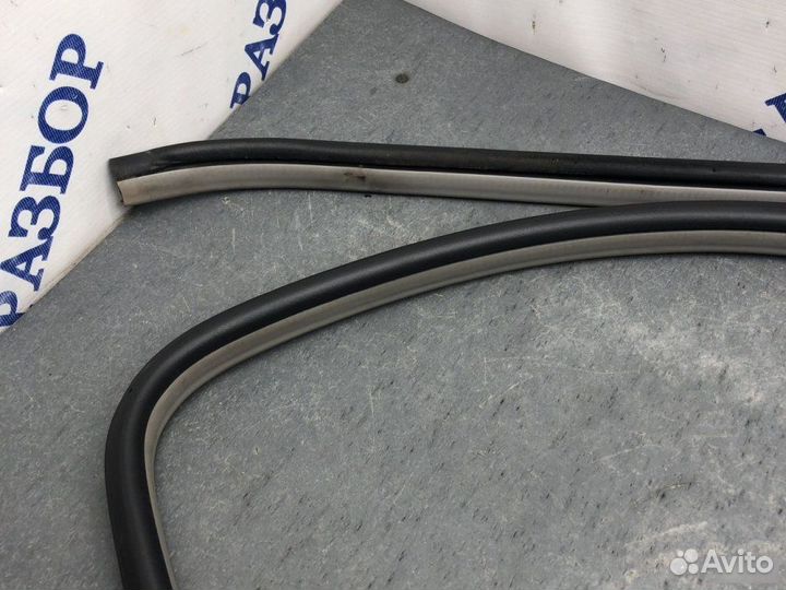 Уплотнитель задний правый Chevrolet Aveo T200