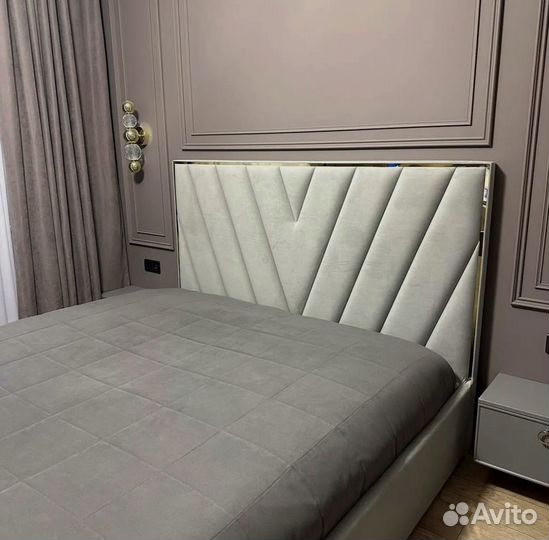 Дизайнерская кровать