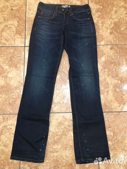 Джинсы Levis