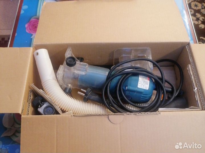 Фрезер Makita 3708F