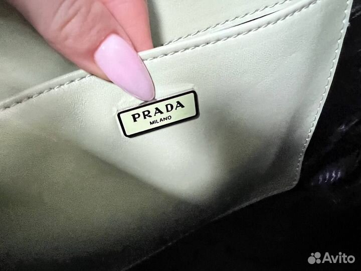 Сумка prada cleo женская