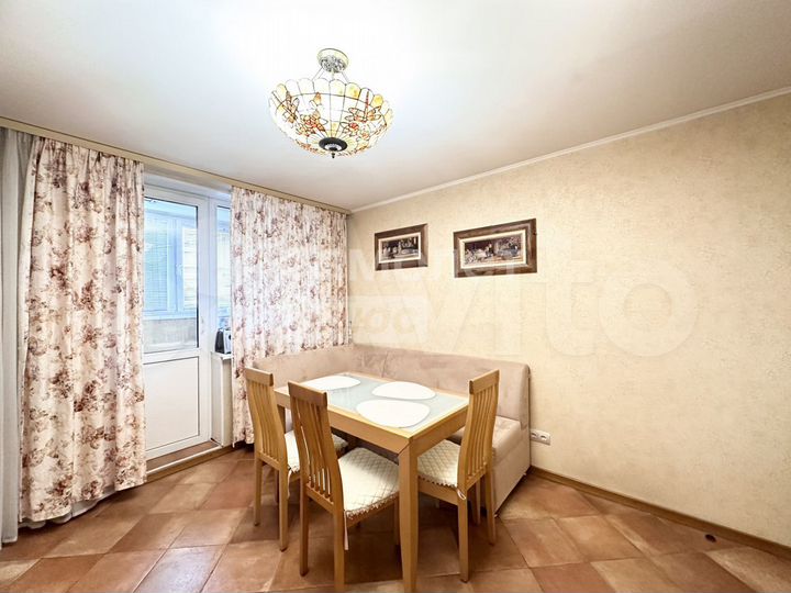 2-к. квартира, 66,5 м², 10/17 эт.