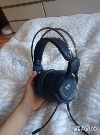 Проводные наушники