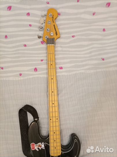 Бас гитара musima