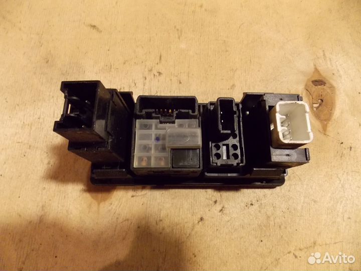 Блок управления зеркалами Geely FC Vision