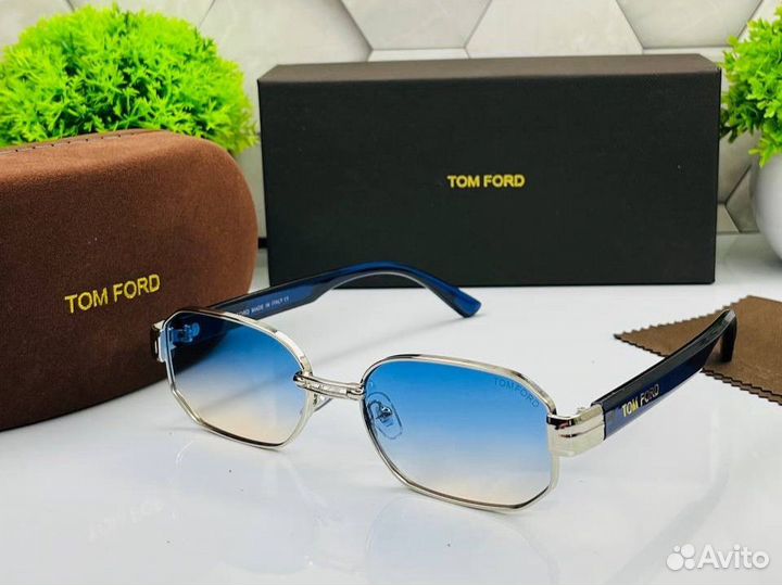 Солнцезащитные очки Tom Ford Новинка