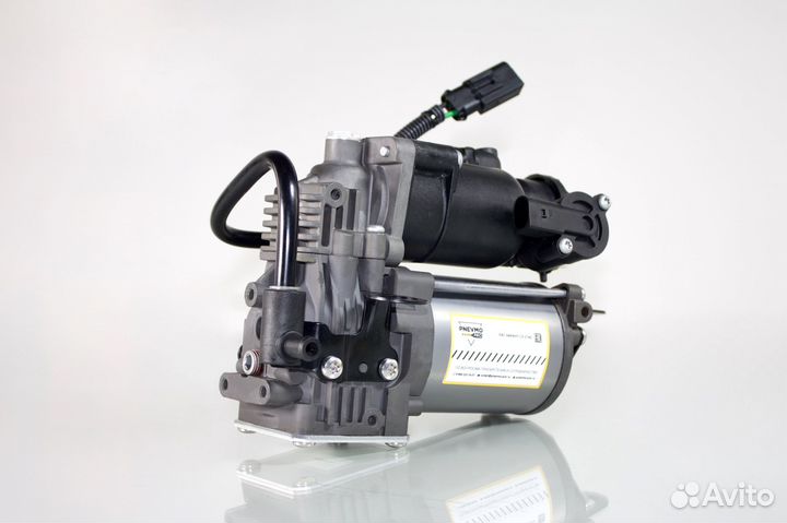 Компрессор пневмоподвески на Mercedes W222