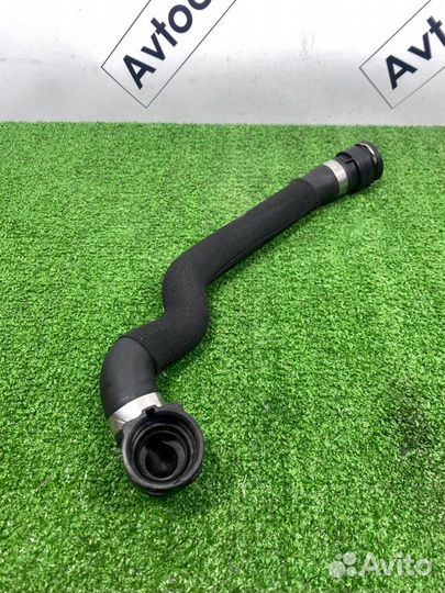 Патрубок системы охлаждения Mercedes-Benz C-Class