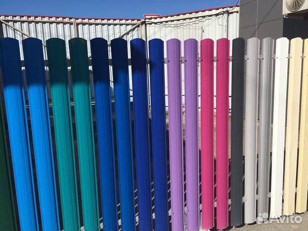 Забор из евроштакетника