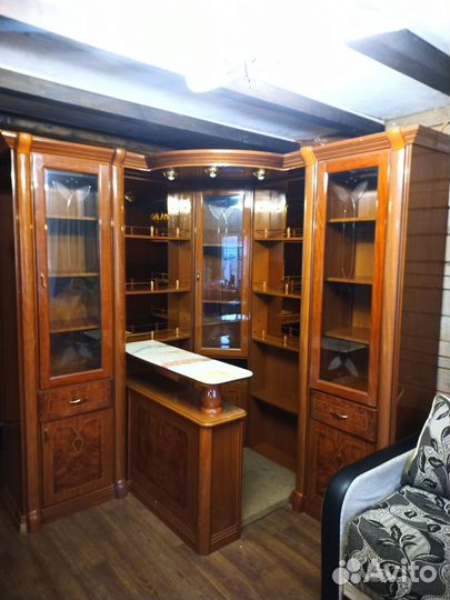 Угловой шкаф-стенка (бар)