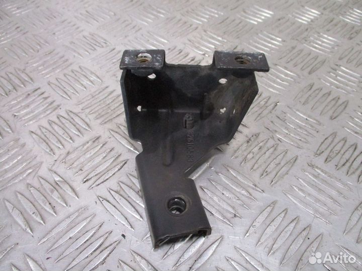 Кронштейн клаксона Volvo 82610583