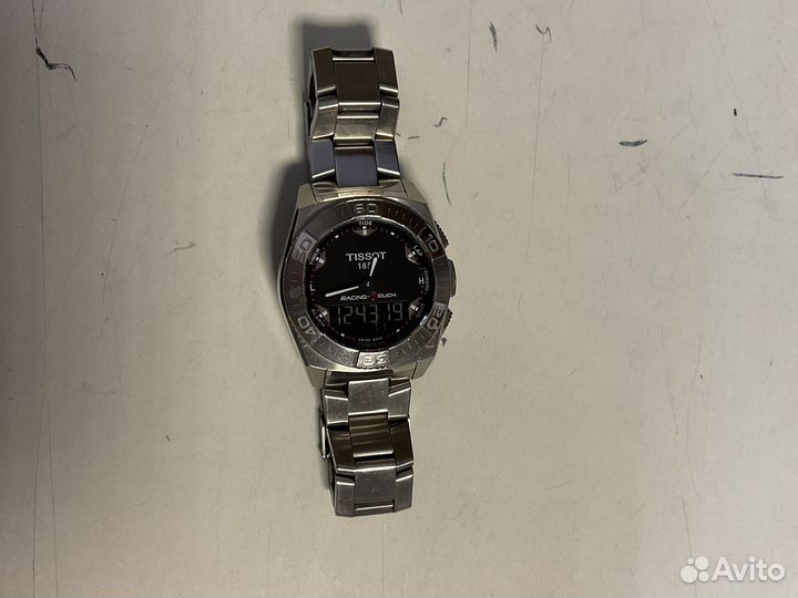 Часы Tissot T00252001105100