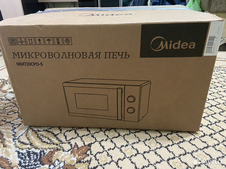 Микроволновая печь Midea MM720CPO-S