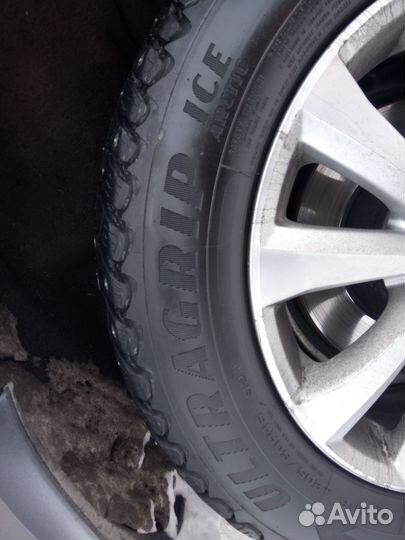 Goodyear Ultragrip Ice Arctic 205/60 R16