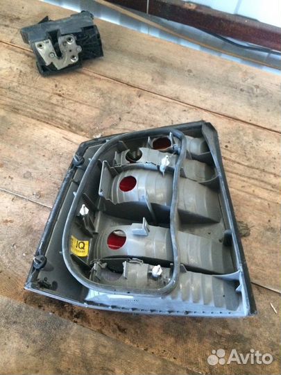 Фонарь задний правый Opel Vektra С с трещиной