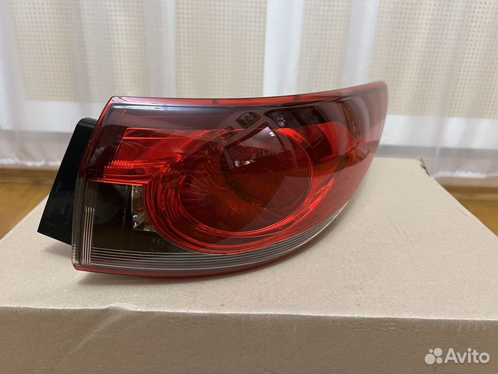Фонарь задний правый mazda6 gj