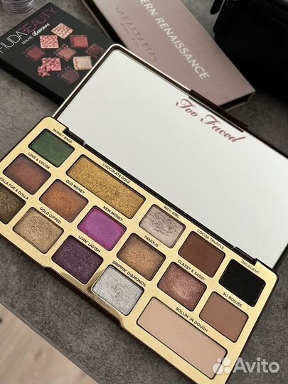 Палетки теней для глаз huda beauty, too faced