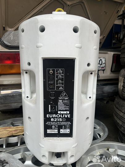 Behringer eurolive b215d