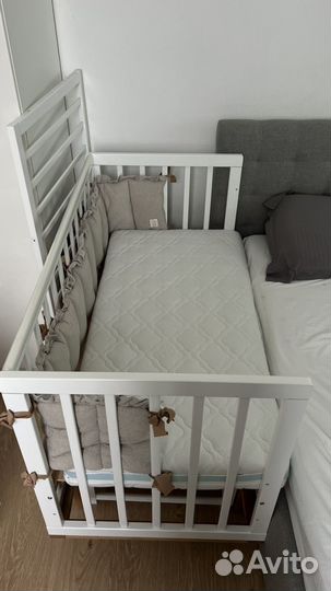 Кроватка детская Happy baby mirra с маятником