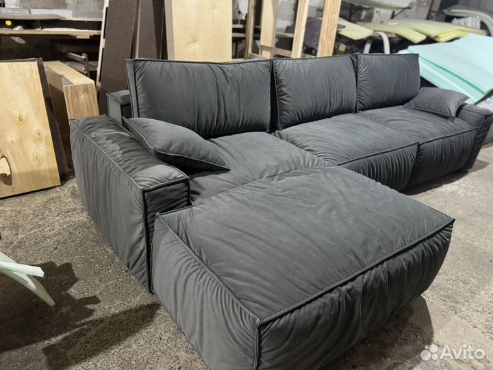 Большой угловой диван