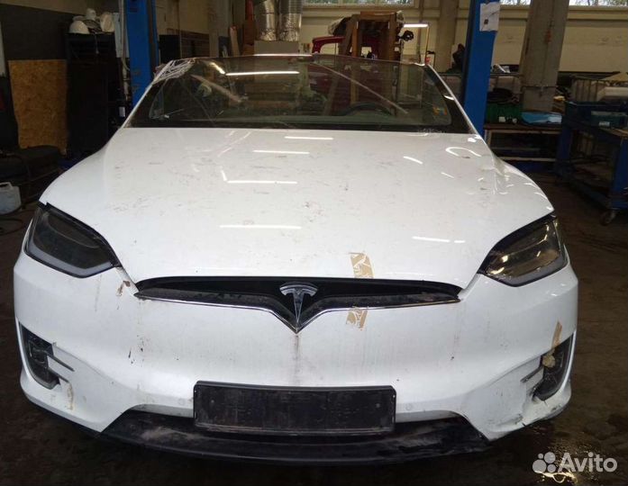 Tesla X 2015 г на запчасти