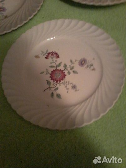 Супница, соусница и тарелки