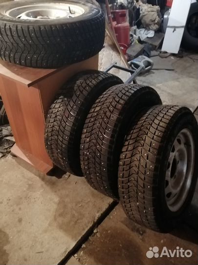 Michelin Latitude X-Ice North 3 215/65 R32