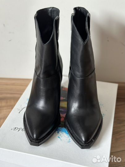 Кожаные ботильоны казаки L’estrosa