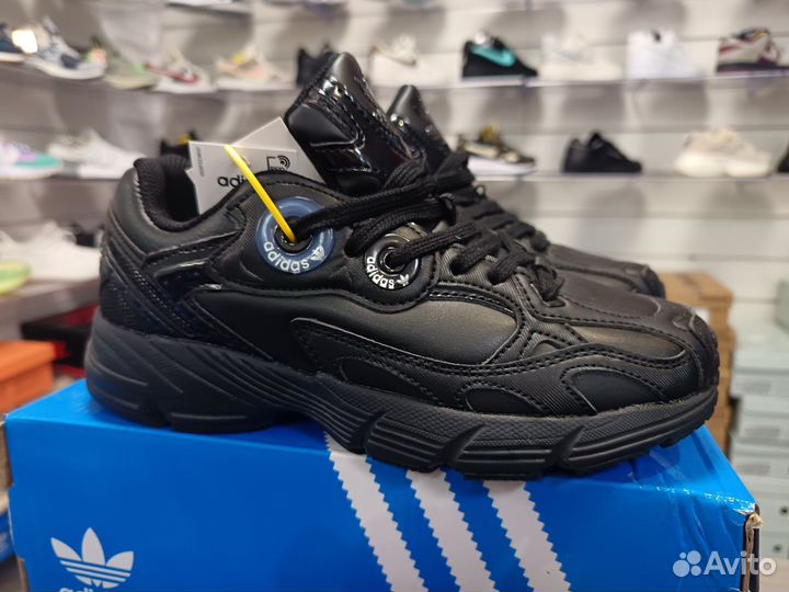 Кроссовки Adidas