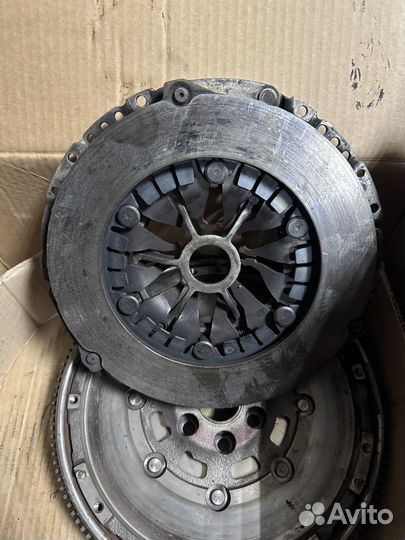 Духмассовый маховик VW t5 2.0 tdi LUK ориганал б/у