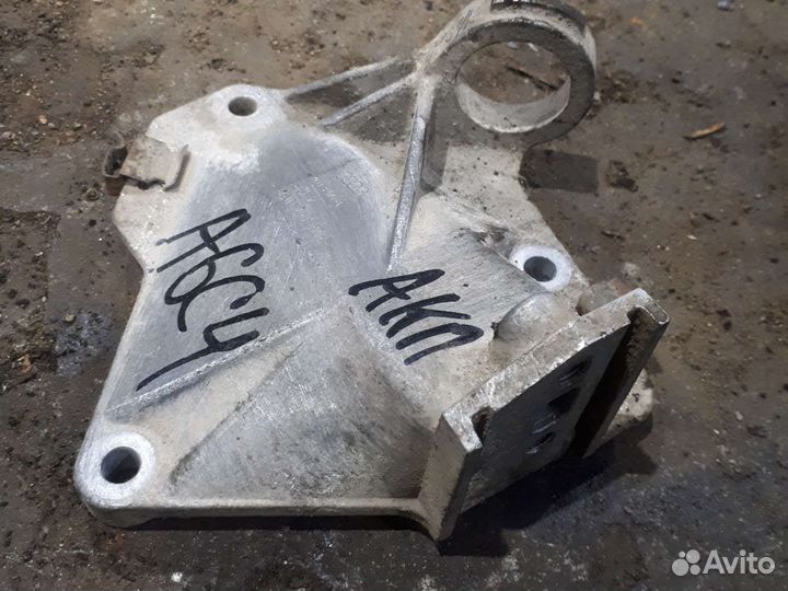Задний кронштейн АКПП ауди а6 с4
