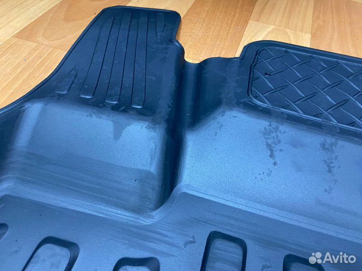 Резиновые ковры в салон Nissan Tiida