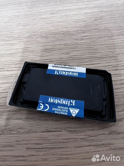 Карта памяти kingston 4g